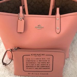 ❗️ SOLD ❗️Coach reversible bag